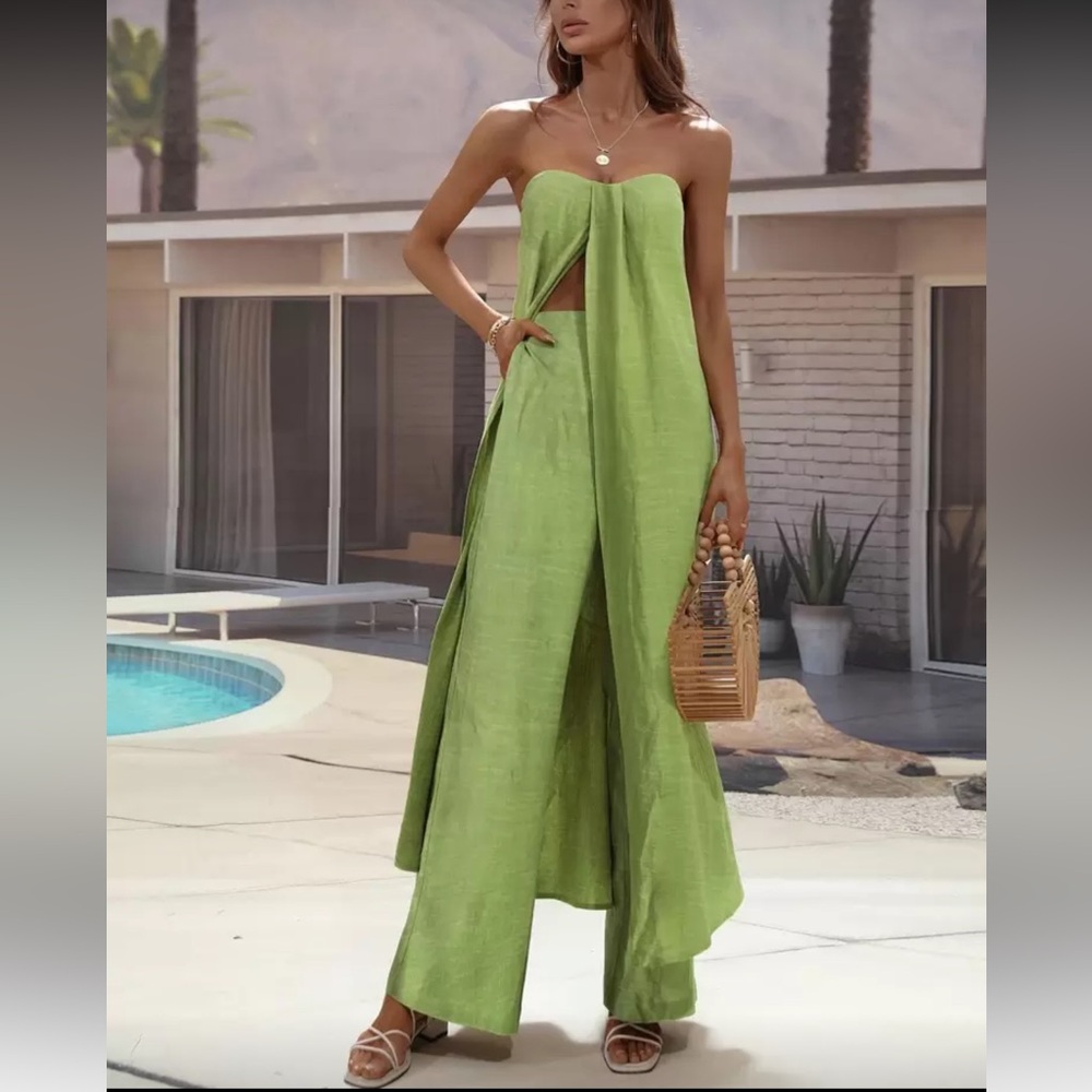 Chic Green Flowy Strapless Top & Wide Leg Pant Set
